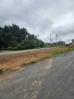 A Prefeitura de Formiga iniciou a limpeza no Jardim Califórnia, destacando a importância da participação da comunidade contra o descarte irregular de lixo.