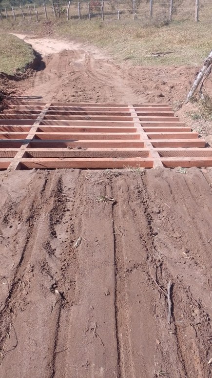 Prefeitura de Formiga realiza manutenção de pontes e mata-burros em comunidades rurais