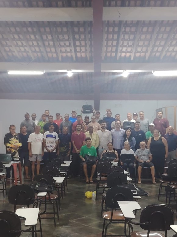 Prefeitura de Formiga participa de aula inaugural de curso para aquaviários em Pontevila