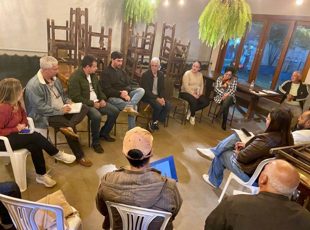 Prefeitura de Formiga realiza reunião com moradores de Pontevila e Furnas para tratar da retomada do transporte coletivo