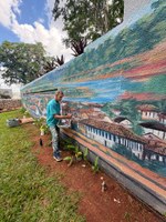 Praça São Vicente Férrer recebe pintura que valoriza a história e fortalece a identidade de Formiga