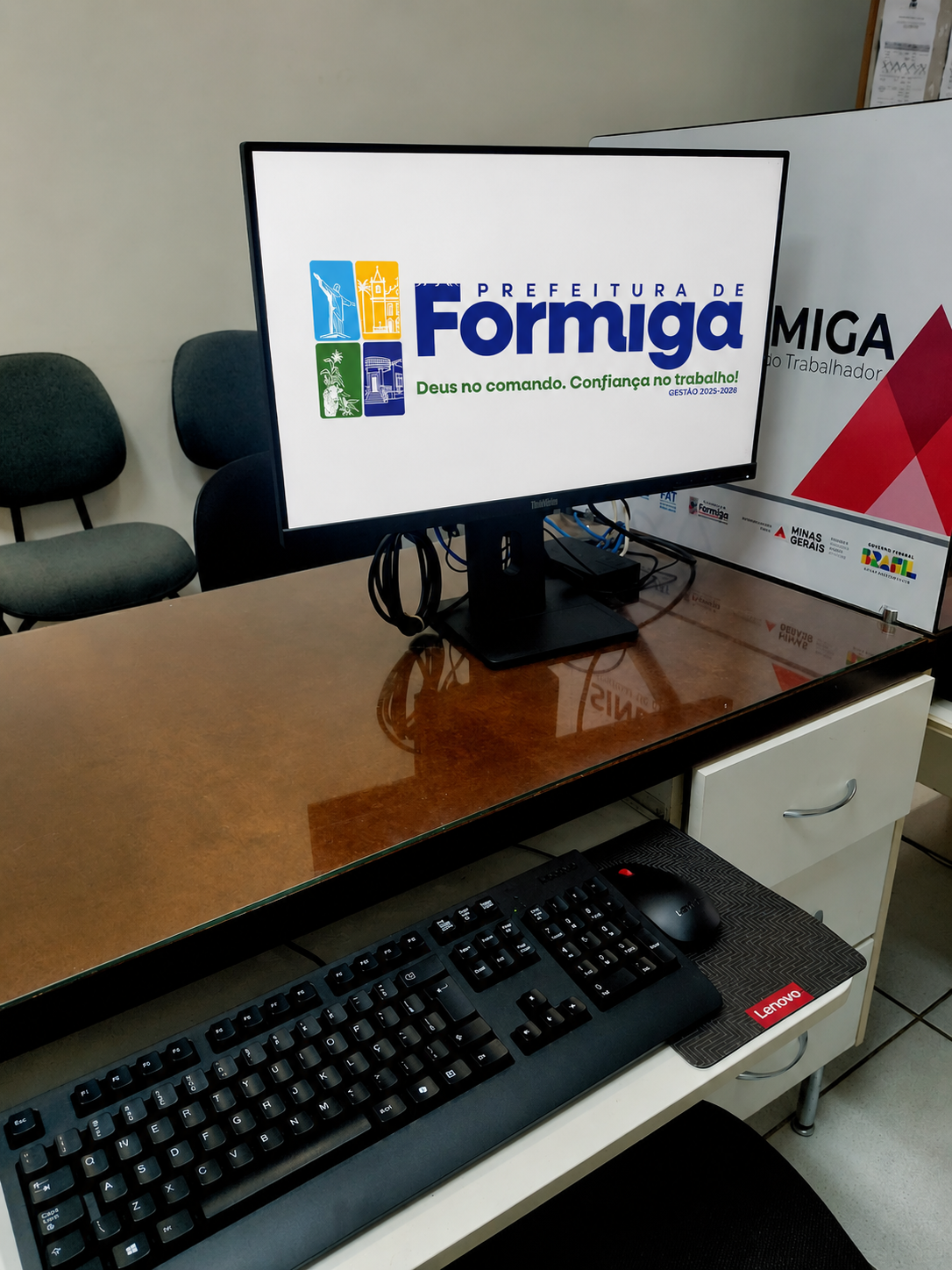 Prefeitura de Formiga recebe computadores do Governo de Minas para fortalecer atendimento do SINE