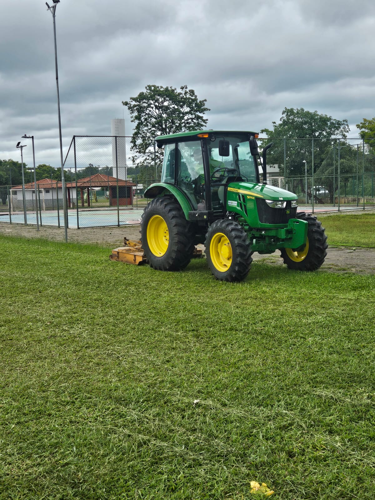 Prefeitura inicia ações de limpeza e manutenção em áreas públicas