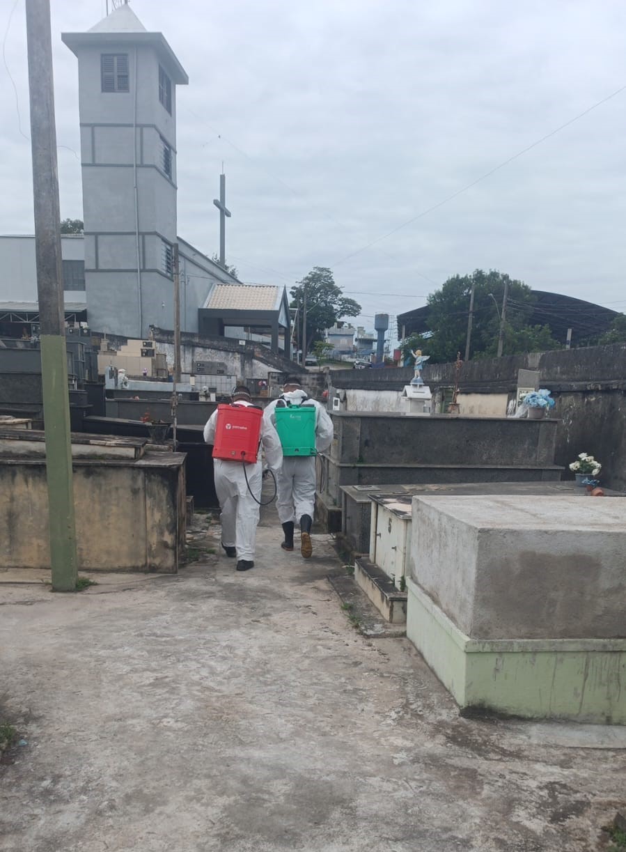 Prefeitura realiza dedetização no Cemitério do Rosário